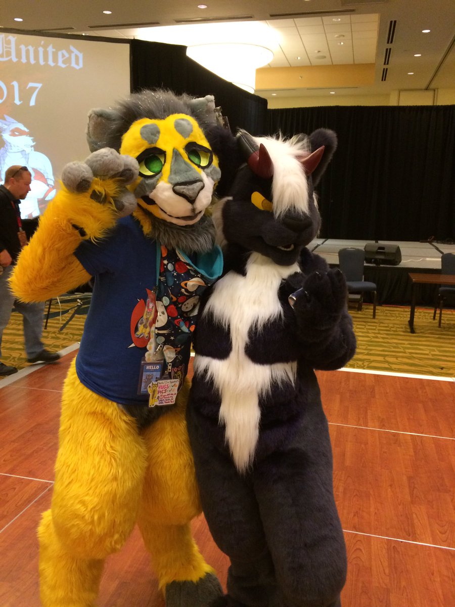 drowsysparks's tweet photo. got some pics from #fau2017 :) i'll be back sunday so if you spot me then come say hi and get a pic ok ily all https://t.co/IXZOoNfTo4