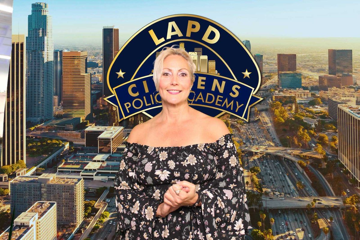NEI4Change's tweet photo. @LAPD Citizenβs Police Academy Level II Graduation. #globalgirl #5StarGypsy #freeagent https://t.co/a6gXCsDYEE