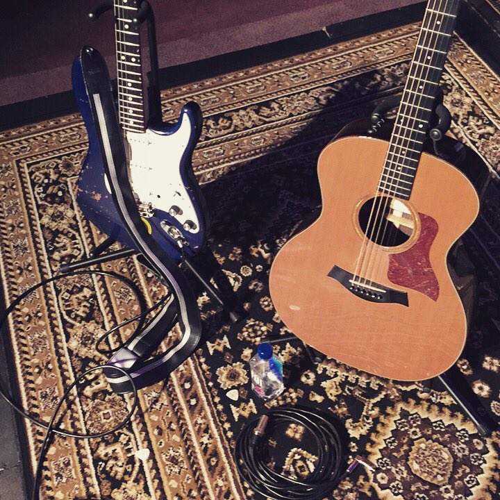 kstrainemusic's tweet photo. Getting ready! #thedeclarationep #cocoa #fender #strat #worship #ocgracefirst #taylor #fijiwater https://t.co/RBcu2v1nZp