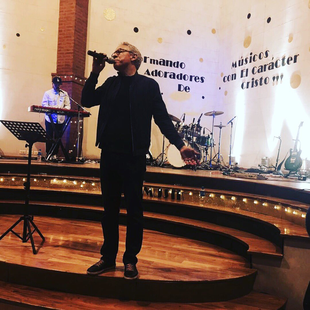 G2_GabrielG's tweet image. ¡Una maravillosa jornada! @vidamusik #vidamusik2017 #FA17 #marcobarrientos #argentina