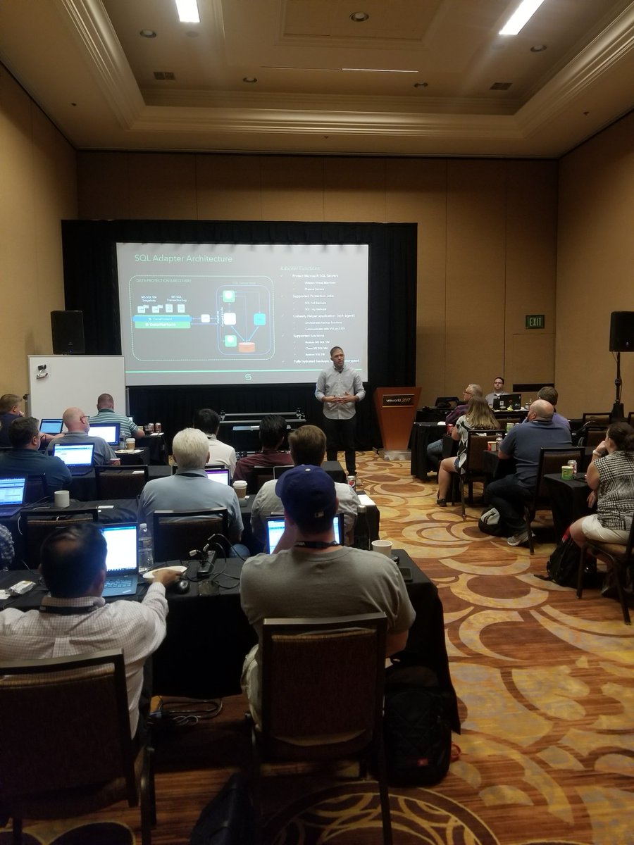VMwarevSphere's tweet image. .@punchingclouds dropping knowledge in the SQL Server #perfbootcamp #vmworld