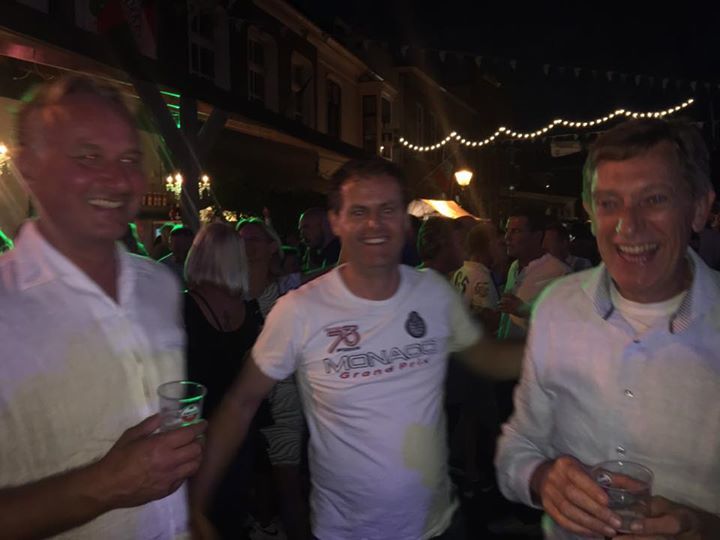 Ernstdoff's tweet image. Tagged!