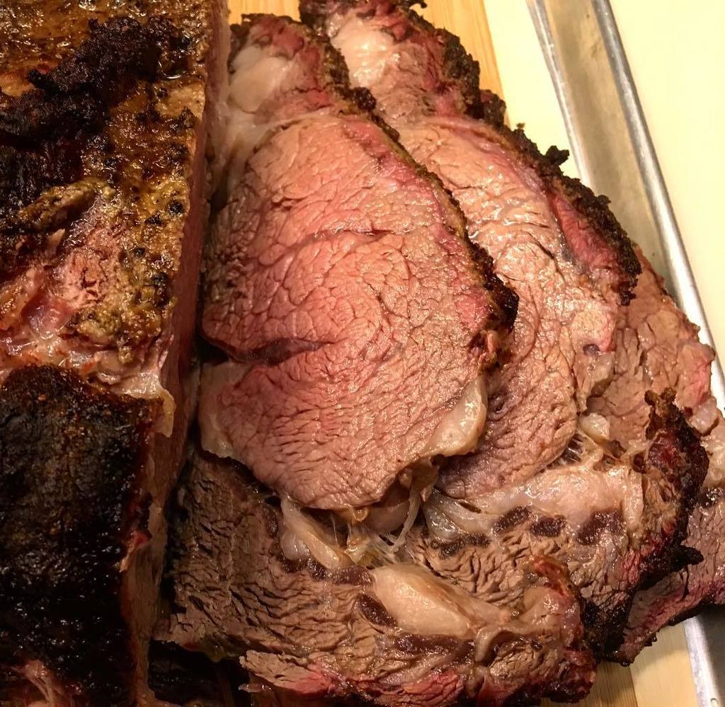 DivaQBBQ's tweet photo. Pepper &amp; garlic Prime rib dinner with friends. Wood-fired kissed &amp; absolutely delicious 👊🏻💯🔥🔥🔥.
.
.
.
.
.
.
#traeg… https://t.co/ZJOCAPxFo9 https://t.co/gZCTW489NS