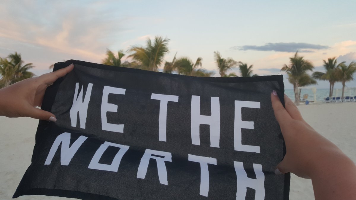 tweetygurl831's tweet photo. when you go on vacation and have to represent @Raptors #HappyAnyDay #raptorfan https://t.co/wjALUo4xlT