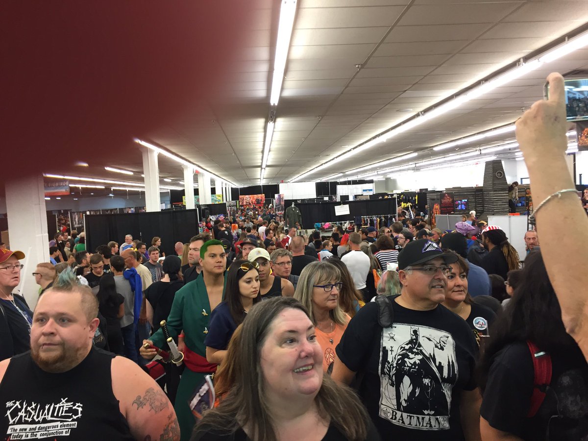 WhoGirlKerri's tweet photo. This place is rockin' #CSCC2017 https://t.co/EfqQvaJJfy