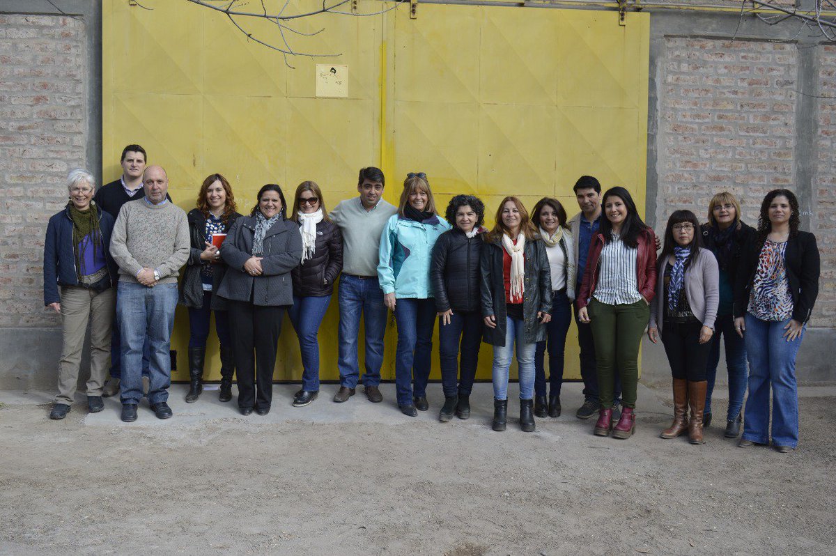 mineducacionqn's tweet photo. En Picún Leufú esta mañana visitamos el CFPA N°3 y el Distrito Escolar. Una alegría enorme compartir esta jornada con ellos. @CrisStorioni https://t.co/7oVY9rBZCU