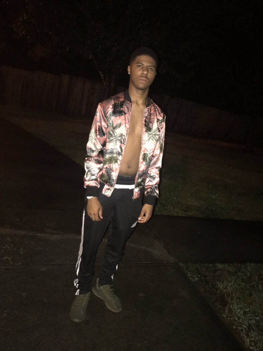 jayythehippie's tweet photo. Post game of #LitInTheBando2 🤘🏽 https://t.co/zrdf7Hq26p