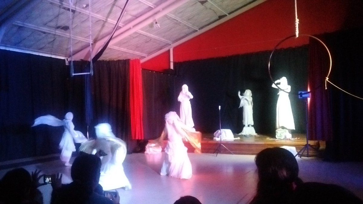 adrianappaludi's tweet photo. #Ahora Teatro en el Polideportivo Almirante Brown #Kuq Música en movimiento Genial!!!! @ZamoraJulio @samynluis @CulturaEnTigre https://t.co/o2RCCnzITz