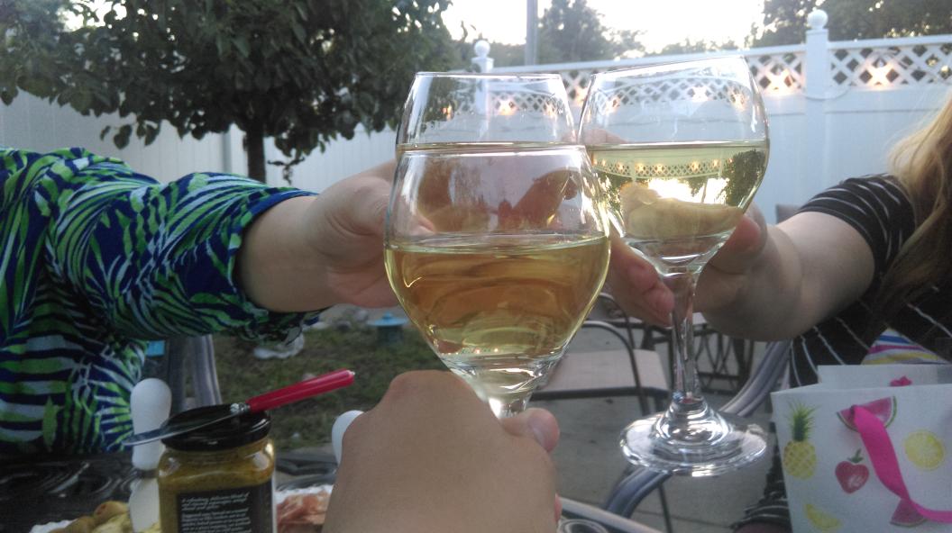 AvilleThrill's tweet photo. 27 years of friendship #27YearsInTheMaking 🐴❤🍷 https://t.co/hvj8zX9p5N