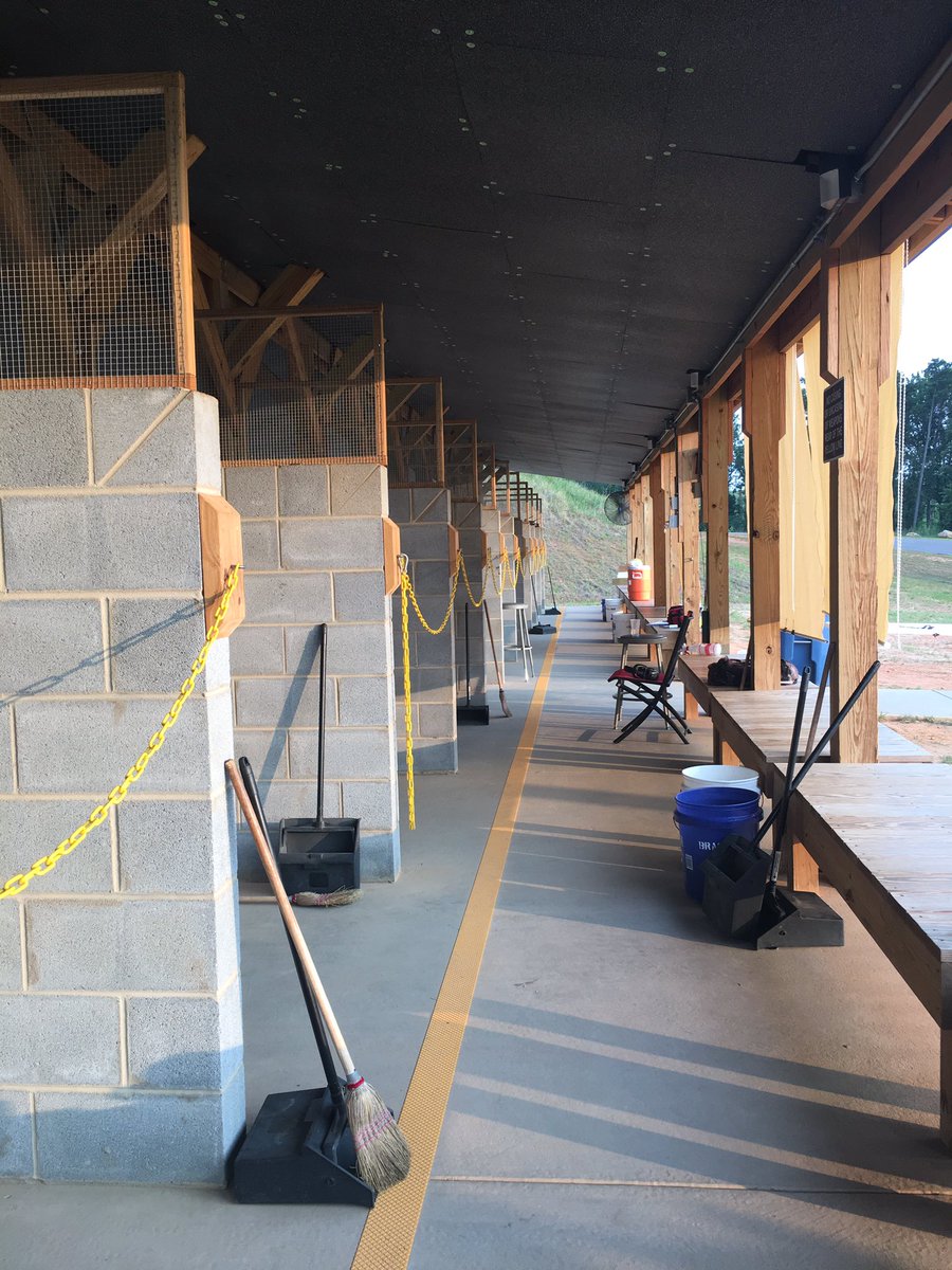 Ndirishlover's tweet photo. So @jeff_gluck has his quiet track shot ... I have my quiet range shot. #ABlessedMess #Shooter https://t.co/1IbeEX1Nj0