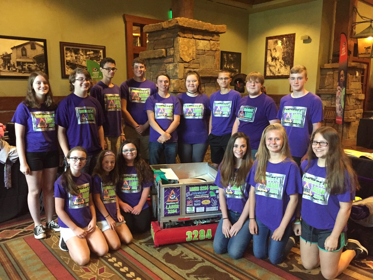 LASER3284's tweet photo. Reping Laker land & promoting FIRST at the Ozark Maker Faire. #FIRSTweets #GrowFIRST https://t.co/iGaW32r4ua