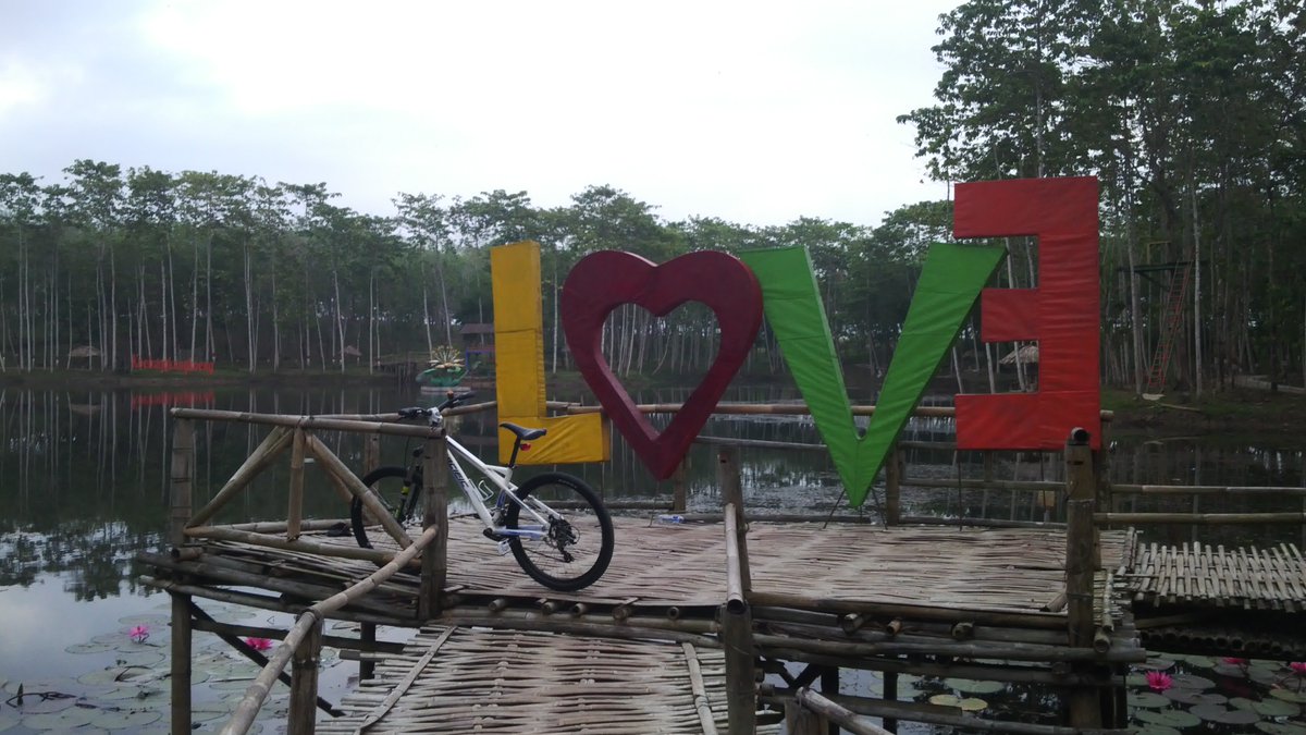 fajar_dwiko's tweet photo. Gowes minggu pagi di waduk kubangkangkung
#cilacapbercahaya
#mytripmyadventure https://t.co/yDYgW5FcFz