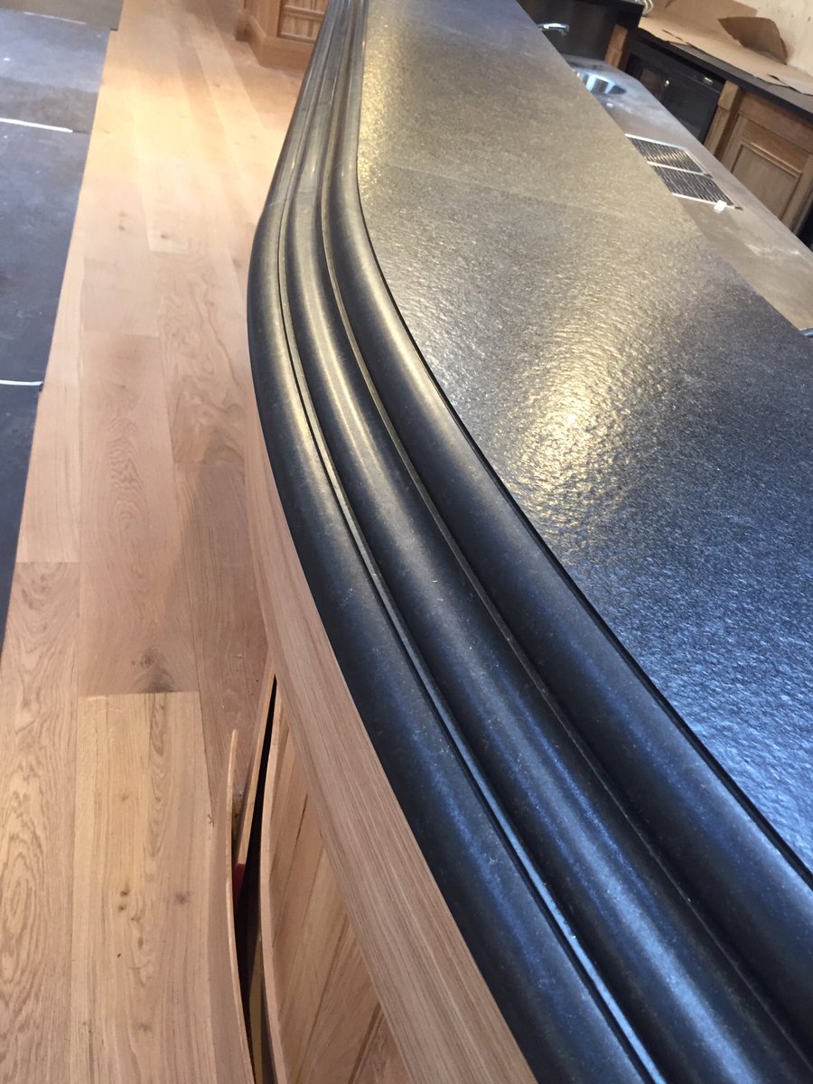 HS_Joinery's tweet photo. #MoorHall barn Aughton - bar nearing completion by @HS_Joinery #bespokeJoinery #woodworking #qualityJoinery #interiors #barCounters https://t.co/nzjw3jlDmN