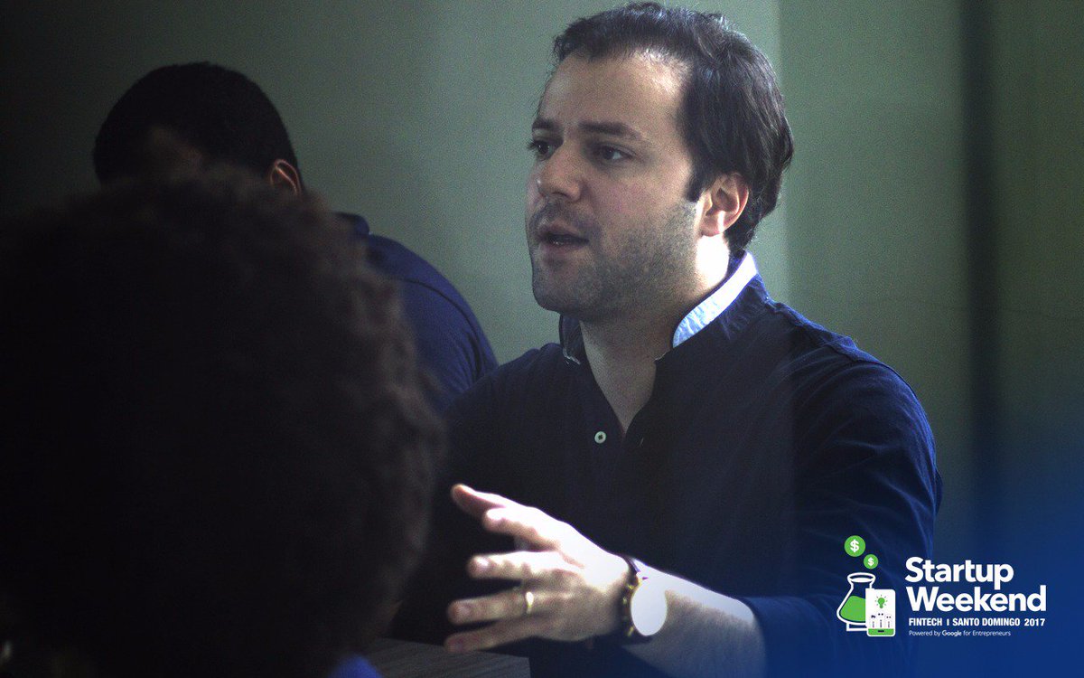 SWSantoDomingo's tweet photo. ¡Validación! Los equipos exponen sus ideas y los mentores les #aconsejan, #orientan y #critican. #SWFinTech https://t.co/3dpD1TKhF8