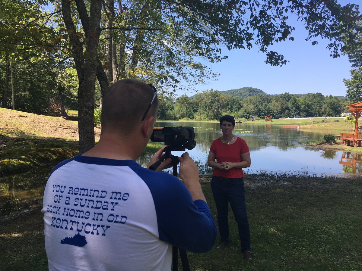 AmyMcGrathKY's tweet photo. Beautiful Saturday afternoon in Powell county at the annual Rally 'Round the Rooster. https://t.co/652hXK50I1