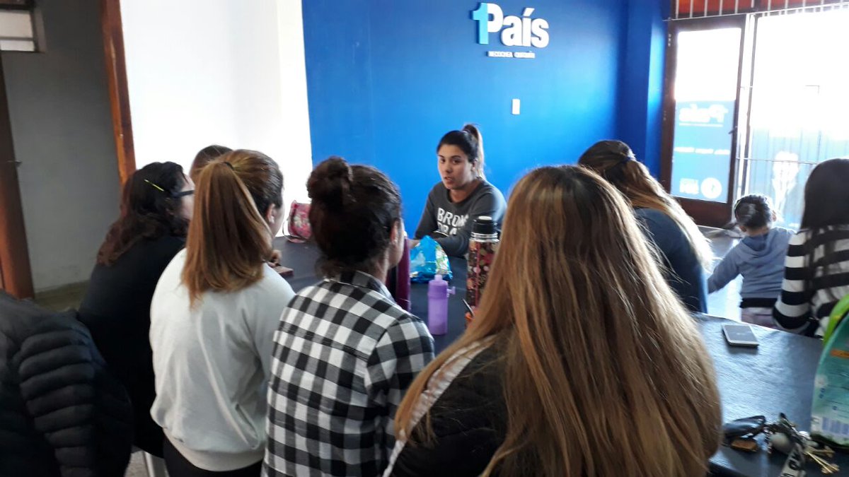 jimenalopez79's tweet photo. Reunión con las compañeras del equipo femenino de fútbol. ..organizando un encuentro de equipos #sororidad https://t.co/zBMrFZqWCb