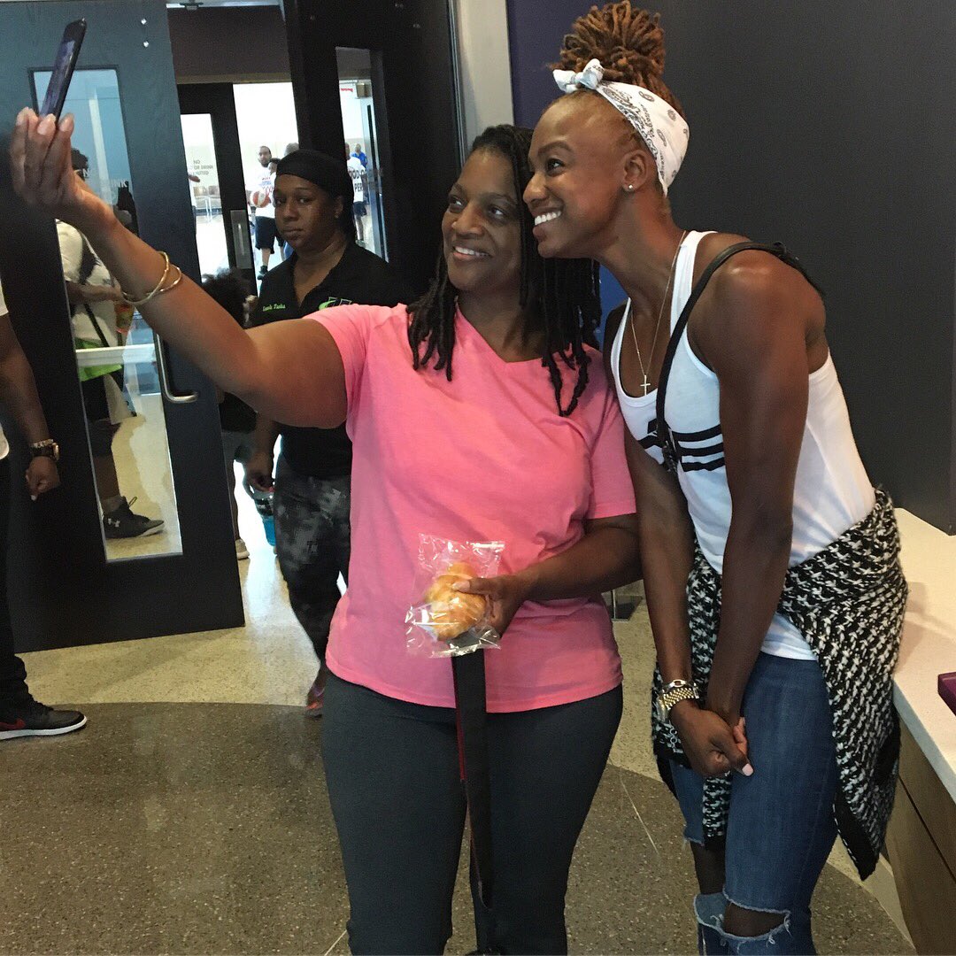 DOMINIQUEBLAKE's tweet photo. Show Love No Matter WhatππΎ.
#Fanβ€οΈ #DVBSumna17 #DvbGroup https://t.co/tIn5iRszfS