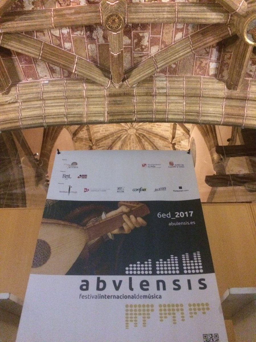 tlvictoria's tweet photo. 'Luces y sombras'. Primer concierto de la sexta edición. Proyecto emergentes 2017 ¡Enhorabuena! @GMA_UVa #AlterumCor https://t.co/6Fvc3KUCWT