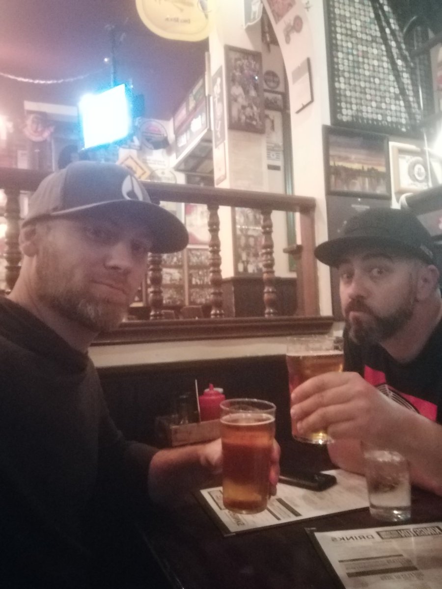 ShaunsCC's tweet photo. Bro stop #2 before watching the fight. @SK1LL4XED #ygk #travel #beer @KingstonBrewery https://t.co/OPHWGCyK1A