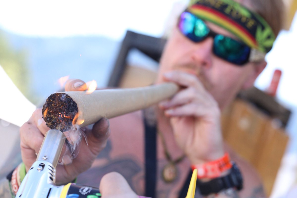 HIGH_TIMES_Mag tweet picture