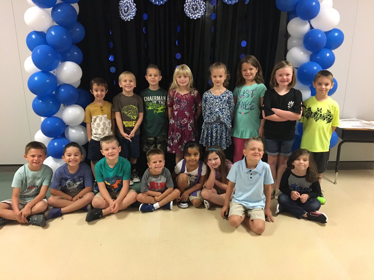 JulieMcMahan1st's tweet photo. We had a wonderful first week of first grade! It's going to be an awesome year of learning fun! @longbranch1st @Longbranch_Elem https://t.co/Qt0xLgV5Tv
