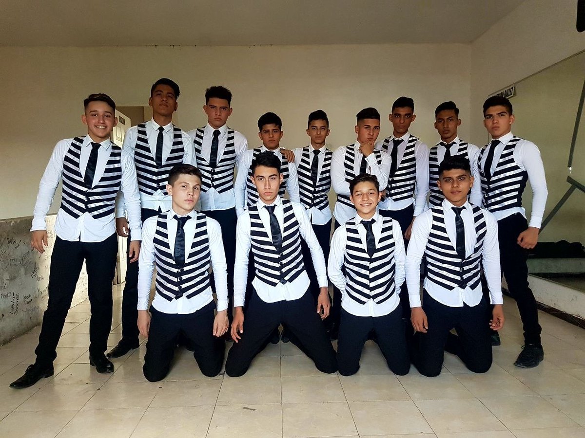 mrtoryobsesion's tweet photo. A bailar por todo Monterrey OBSESIÓN

Si no ala piratería .. https://t.co/0fmPbFpq3F