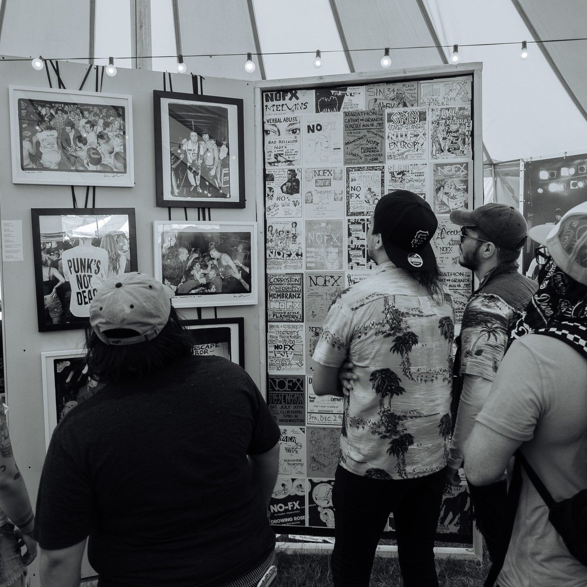 itsnotdeadfest_'s tweet photo. ART’S NOT DEAD :: stop by our pop-up gallery feat. art &amp; authors appearances
💀 PUNK’S WELL READ
🎪 PUNK SWAP

#itsnotdeadfest #punkrock #punk https://t.co/lRHnVZlR8T
