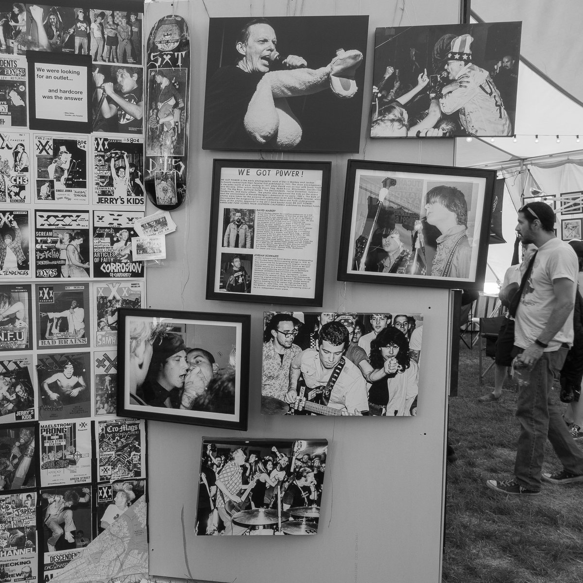 itsnotdeadfest_'s tweet photo. ART’S NOT DEAD :: stop by our pop-up gallery feat. art &amp; authors appearances
💀 PUNK’S WELL READ
🎪 PUNK SWAP

#itsnotdeadfest #punkrock #punk https://t.co/lRHnVZlR8T