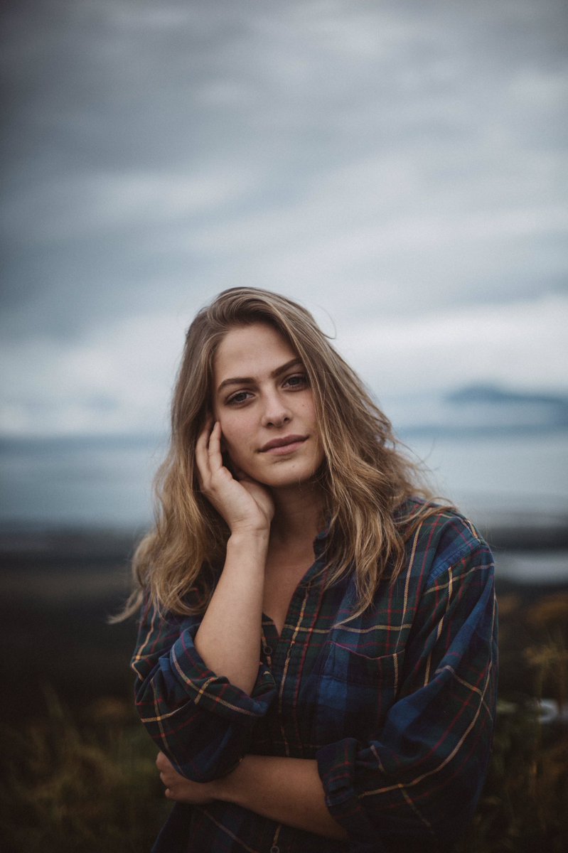 thathiker's tweet photo. Mcki; the most beautiful girl in Alaska. https://t.co/sKDFrAwfwX
