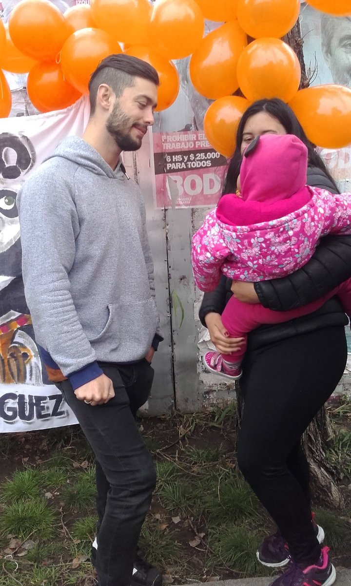 paioedo_22's tweet photo. el hablandole a la nena #CombatePaio https://t.co/4kxRtkPwIp