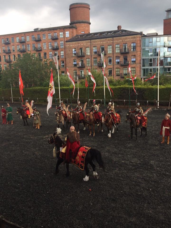 LovePoland_org's tweet photo. The Winged Hussars have arrived at the arena for their first show of the day! Don't they look magnificent! https://t.co/WybbxVxqmo
