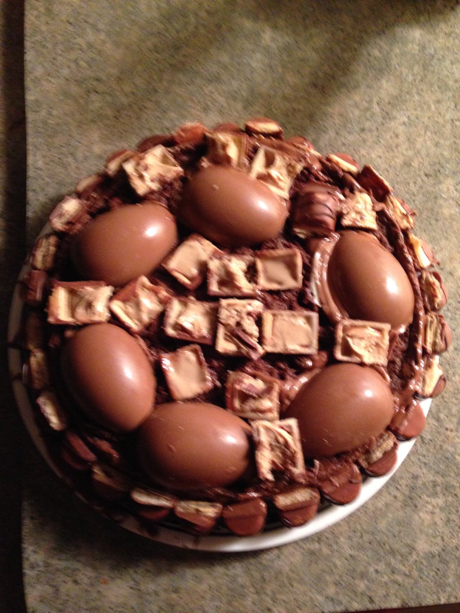 Hollyishere1's tweet photo. #kindercake https://t.co/JVa78nSsYL
