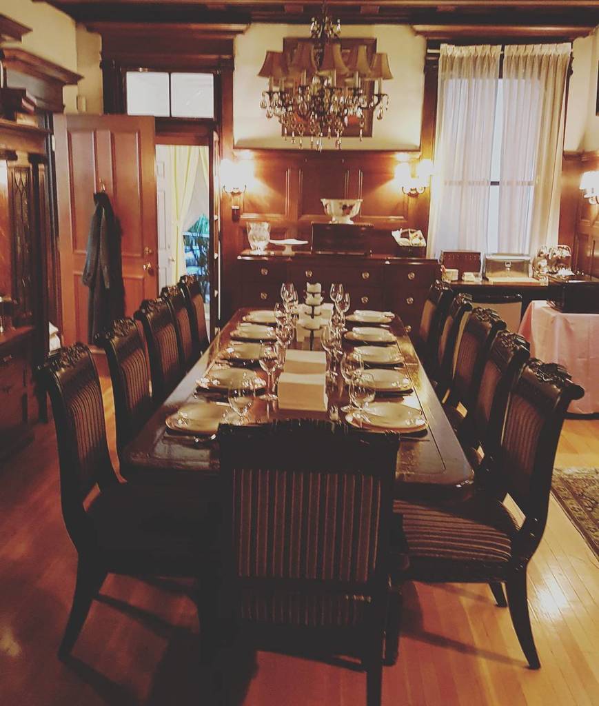 ckaef's tweet photo. They call this a #breakfast #room. I call it #achingly #beautiful . The Columns #bed and breakfast might just be oโฆ https://t.co/QbYuMn1Vga https://t.co/isfOXH686b
