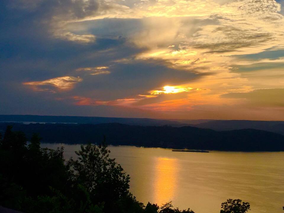 Ross1978's tweet photo. @simpsonwhnt @spann @jpdice_Fox6 Sunset at Lake Guntersvville, photos from Dana Lloyd. #alwx #vallywx https://t.co/rgfQJyH7kK