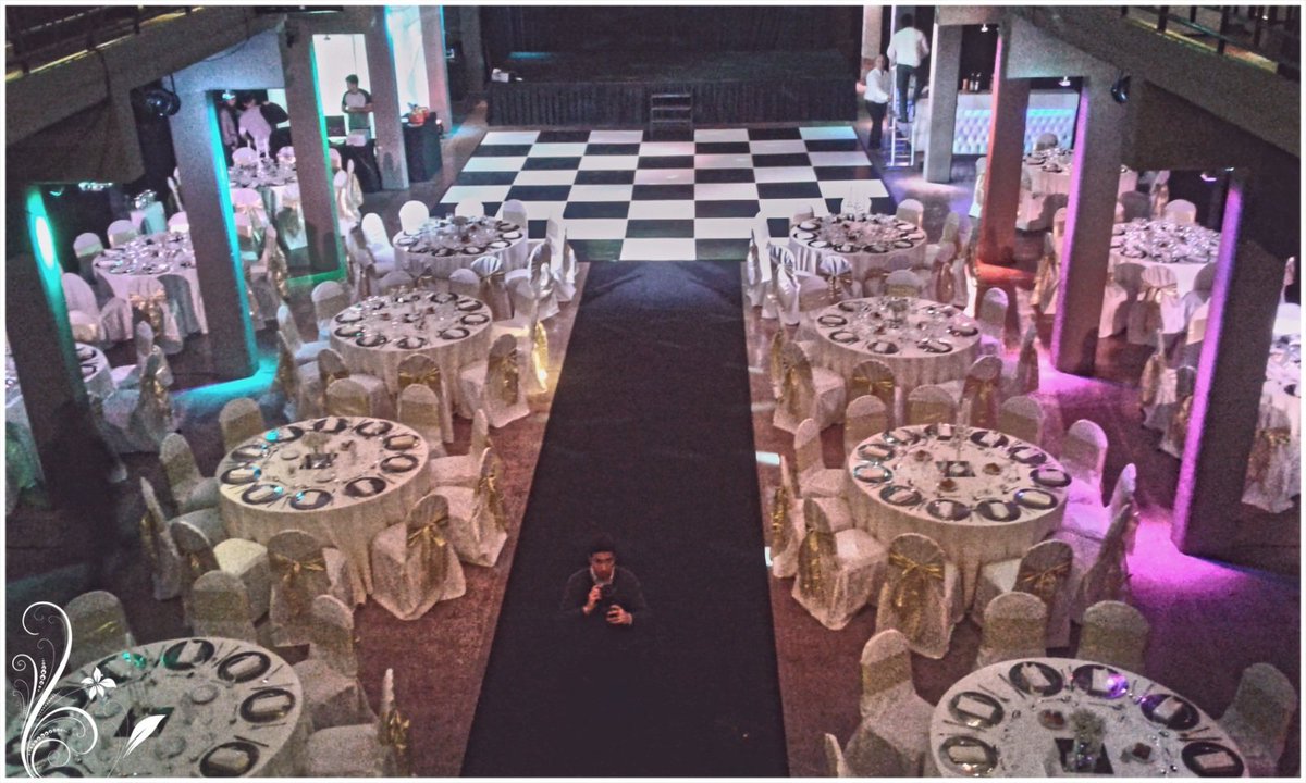 ventasluviam's tweet photo. Hoy acompañamos a Cande en el festejo de sus 15 años. #DistritoBarracas @Luviamcatering https://t.co/8k62XO6lAB