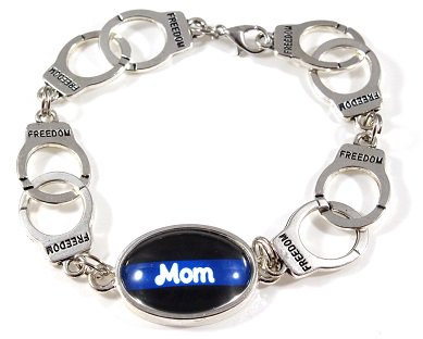 auntshellys's tweet image. #Handmade #ThinBlueLine #PoliceBracelet #PoliceMom #PoliceWife 
#Personalize w Badge or YOUR TEXT!
#BlueLivesMatter
auntshelly.com/handcuffbracel…