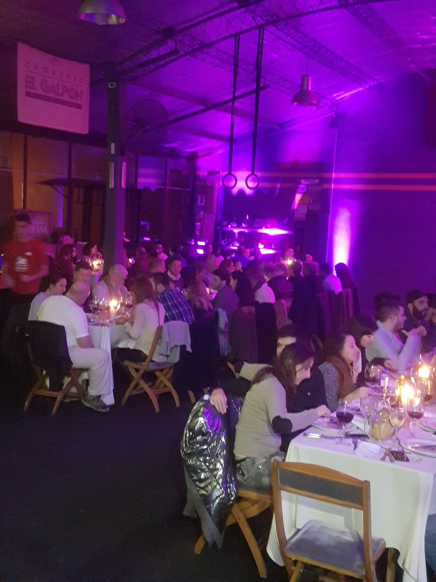 MundoNerca's tweet photo. Gimnastas de la carne. El galpón. #popup #BanqueteNerca https://t.co/16iA33t8sS