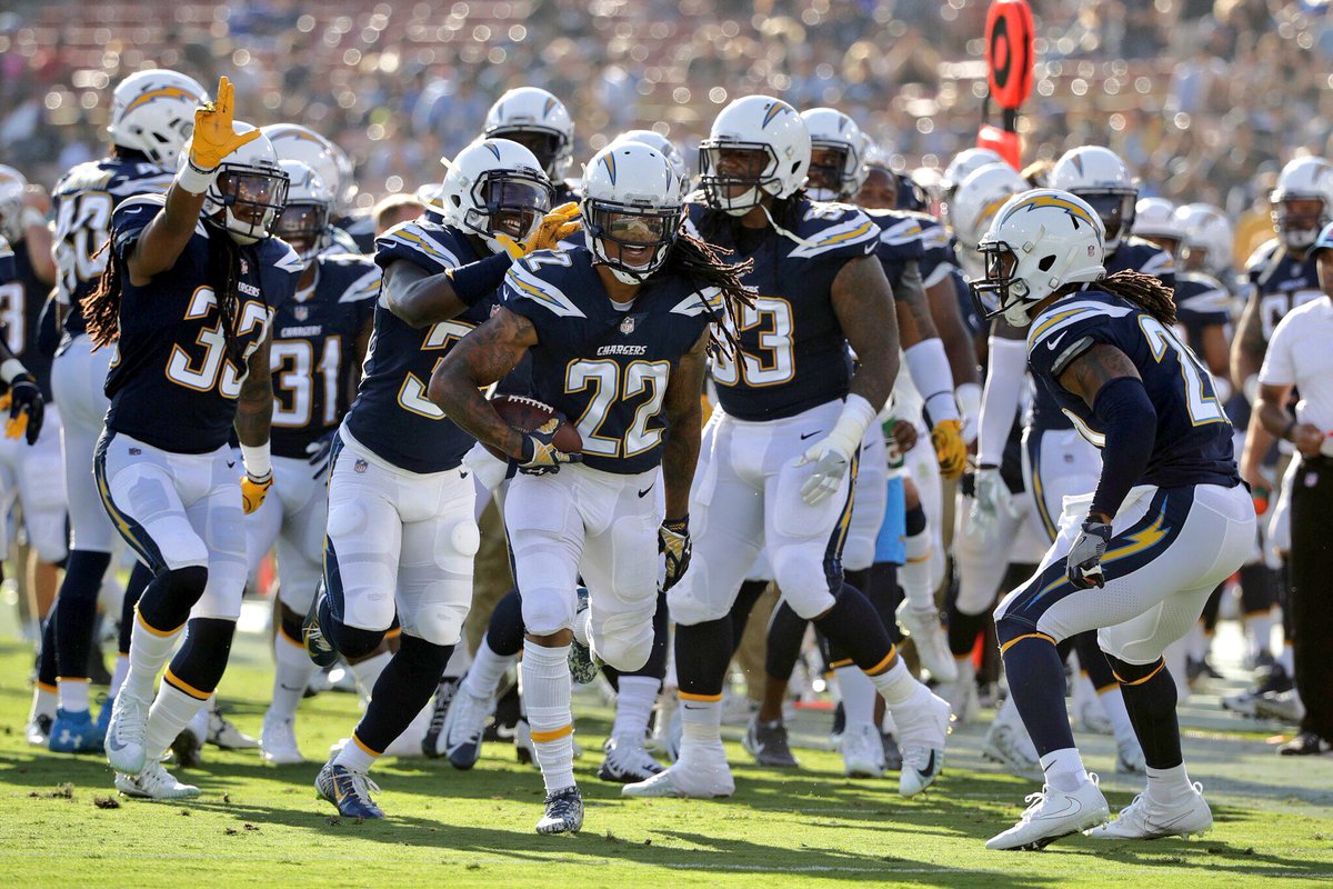 chargers's tweet photo. Feeva time. #LACvsLAR https://t.co/7rTEQsvSfz
