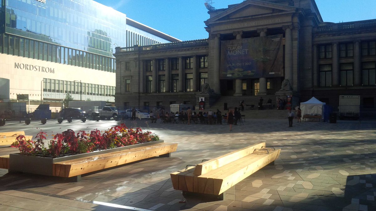 lavrys's tweet photo. So the new #VAG north plaza is basically a slightly less interesting, less architectural, less green, paved square? https://t.co/gEVul4q2HP