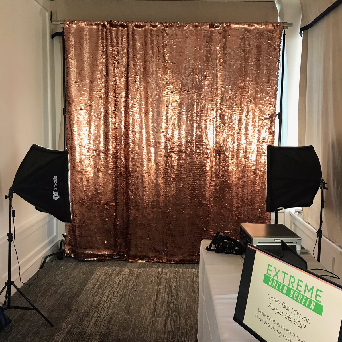 Extreme Green Screen tweet media