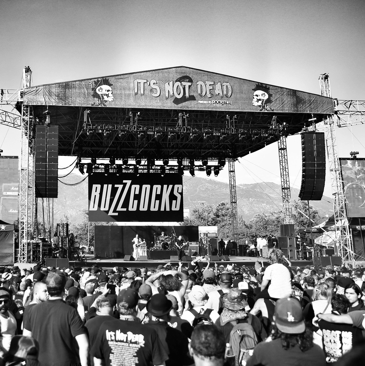 itsnotdeadfest_'s tweet photo. from @AWILHELMSCREAM’s gritty sound, to the @Buzzcocks jamming their og punk  - we’ve got variety at It’s Not Dead

#itsnotdeadfest #punk https://t.co/SQV3jFeJeS