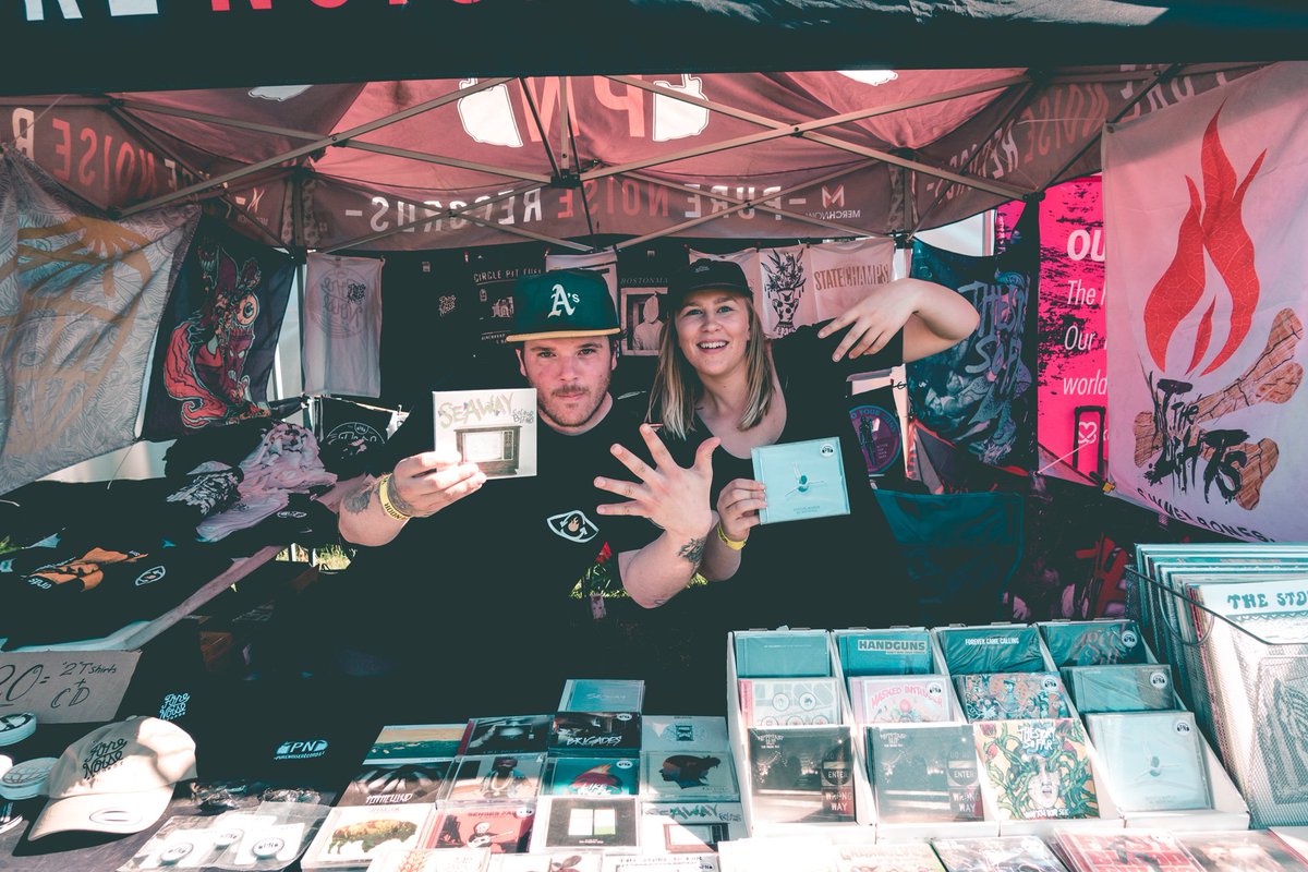 itsnotdeadfest_'s tweet photo. from @AWILHELMSCREAM’s gritty sound, to the @Buzzcocks jamming their og punk  - we’ve got variety at It’s Not Dead

#itsnotdeadfest #punk https://t.co/SQV3jFeJeS