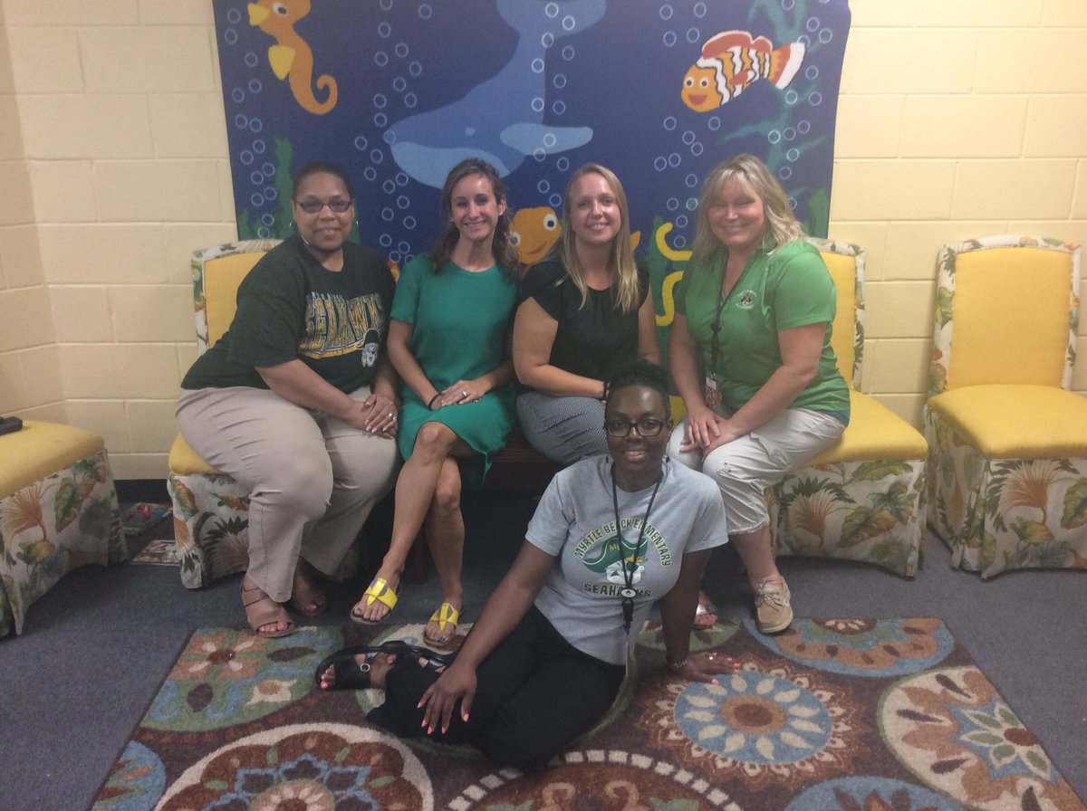 librarymbp's tweet photo. Special Area teachers wrapping up a great first week back to school! #MyrtleBeachElementary  #SeahawksRead https://t.co/rXkVz3xt39