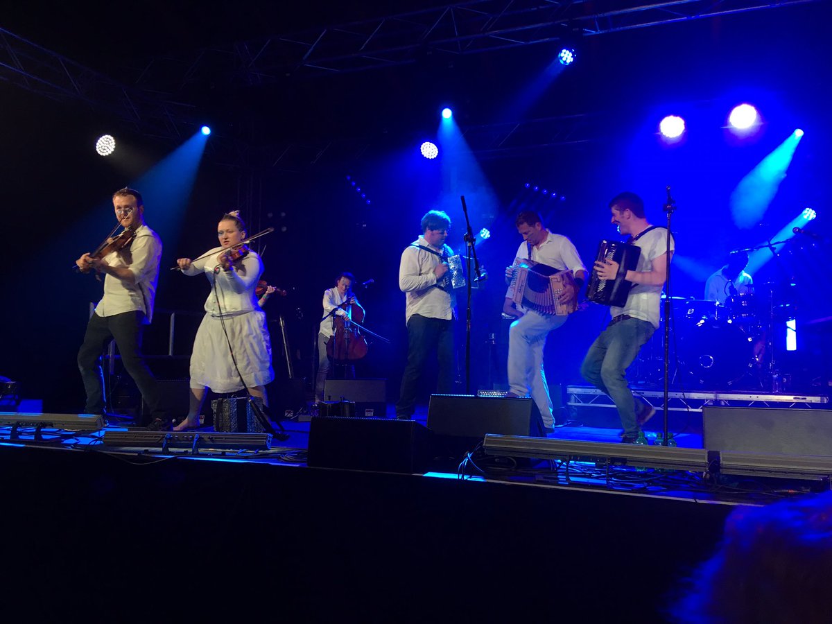 ctarr79's tweet photo. Great time at @towerseyfesti with @elizacarthy and the Wayward band. Great to see @squeezyjohn too https://t.co/MI2W2lODmu