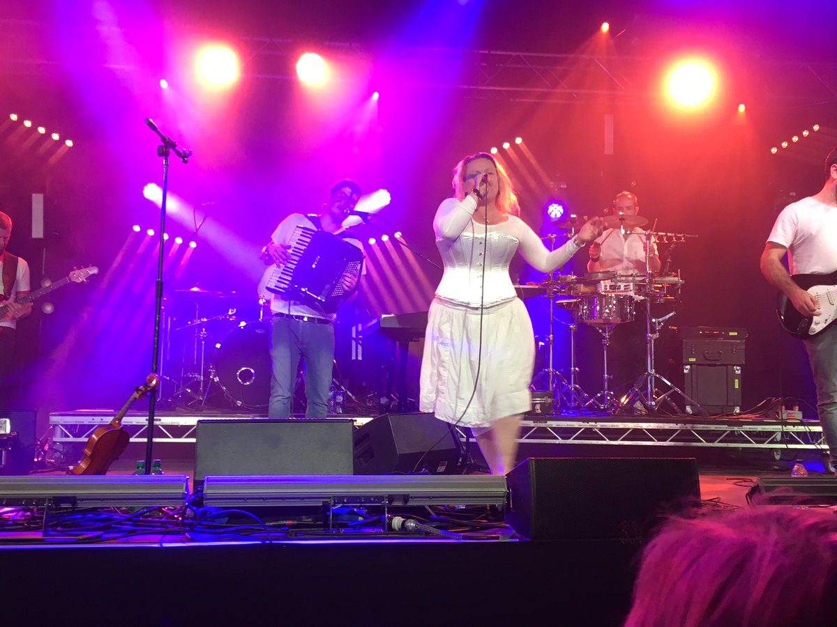 ctarr79's tweet photo. Great time at @towerseyfesti with @elizacarthy and the Wayward band. Great to see @squeezyjohn too https://t.co/MI2W2lODmu