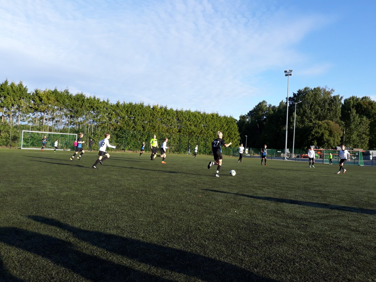 FC_Inter_05's tweet photo. Sinimustien aamu alkoi klo 08:00 pelillä, 2-0 voitto EsPa/HooGee YJ:stä #fcinterturku #fcinter05 https://t.co/Xb01vYbcAY
