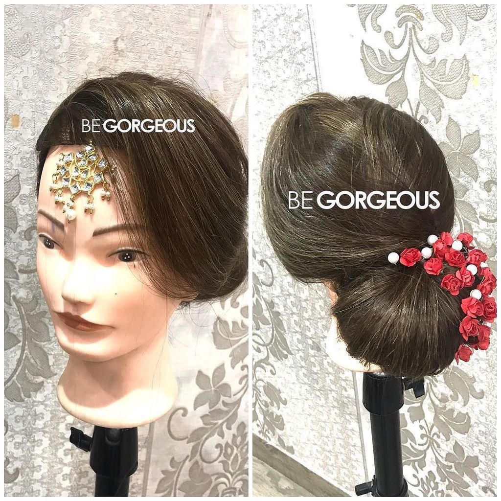 ArushiNanda's tweet photo. The hairstyle that will rock Mehendi night! 💃 #hairbyme #hairstylist #hairartist #allurebyarushi #lowbun #wavehair… https://t.co/s8B9DzK0cW https://t.co/pOFvJR31Ah