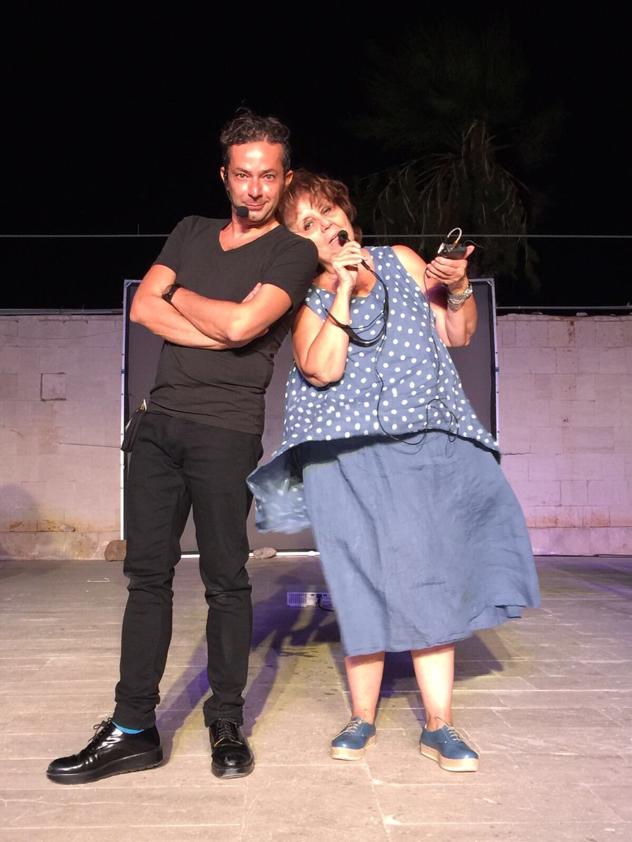degirmencirfan's tweet photo. Dün gece işsiz gazeteciler kumpanyası'nın konuk oyuncusu medya mahallesinin ablası Ayşenur Arslan'dı👏Sahnelerde yeni bir ikili mi doğuyor?😌 https://t.co/FNGWQ7j8bK