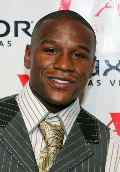 ChannelAmerica's tweet image. Am I the only person pulling for an #Undefeated  #American Champion? #MayweathervMcgregor