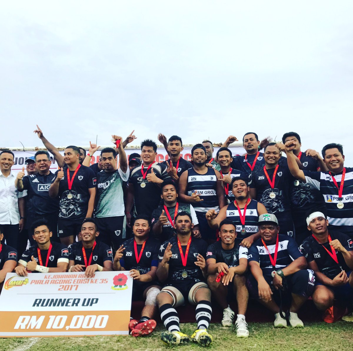 Izaimi73's tweet photo. Congrats guys #TerengganuRugby #PialaAgong2017 #2ndRunners Up https://t.co/V4wvWmKrvq